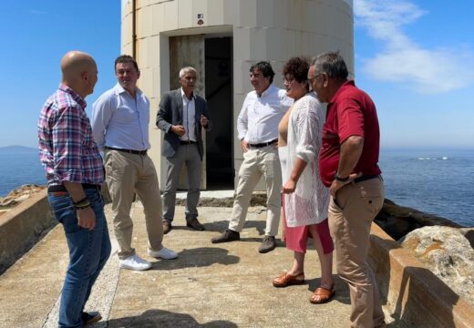 A Autoridade Portuaria da Coruña comprométese a realizar un importante investimento no Faro do Roncudo e na súa contorna para poñer en valor a súa importancia patrimonial